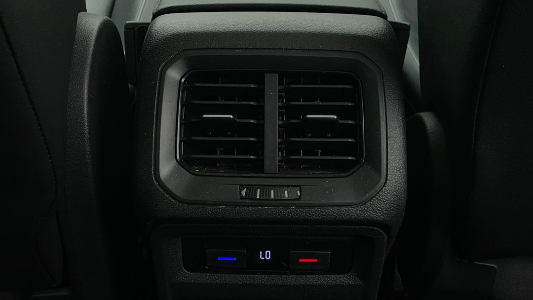 2018 Volkswagen Tiguan 132 Tsi Comfortline, Automatic, 118238 km, Rear A/C Vent