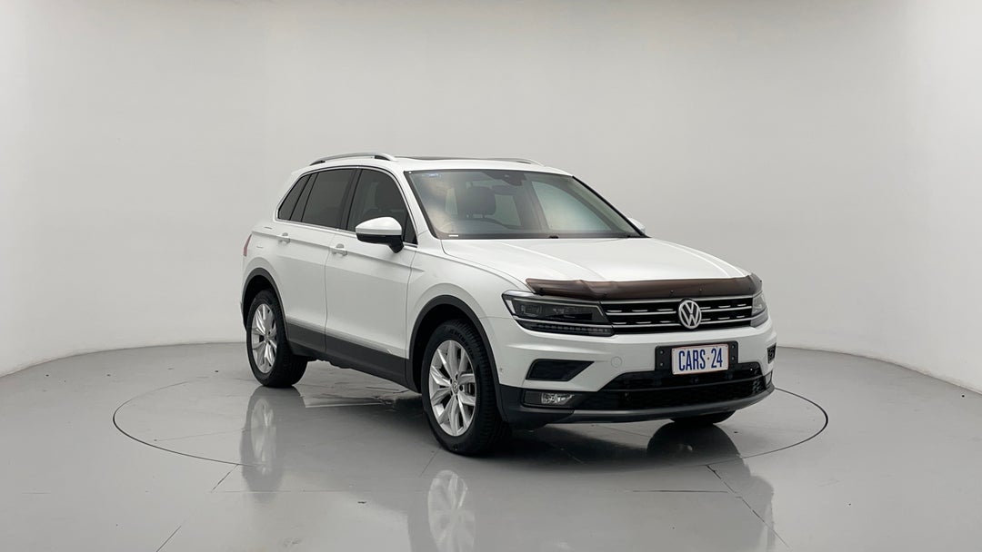 2018 Volkswagen Tiguan 132 Tsi Comfortline, Automatic, 118238 km, Right Front Diagonal (45- Degree) View