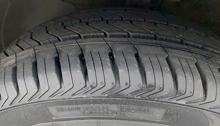 2018 Hyundai Verna 1.6 VTVT SX, Petrol, Manual, 44,760 km, Left Front Tyre Tread