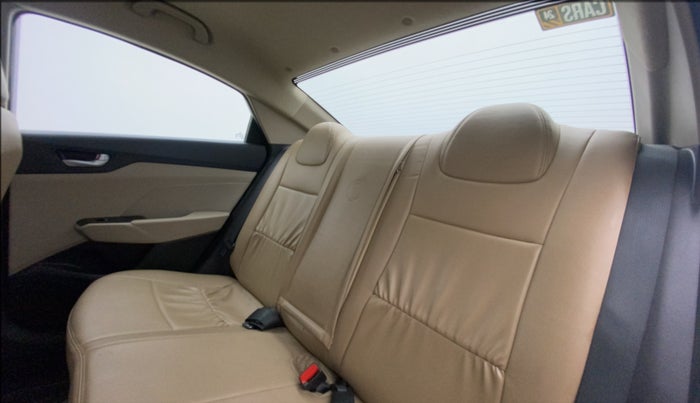 2018 Hyundai Verna 1.6 VTVT SX, Petrol, Manual, 44,760 km, Right Side Rear Door Cabin