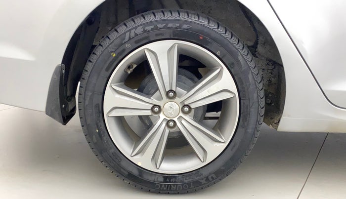 2018 Hyundai Verna 1.6 VTVT SX, Petrol, Manual, 44,760 km, Right Rear Wheel