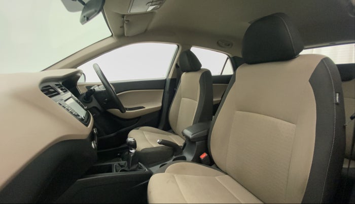 2016 Hyundai Elite i20 ASTA 1.2 (O), Petrol, Manual, 71,639 km, Right Side Front Door Cabin