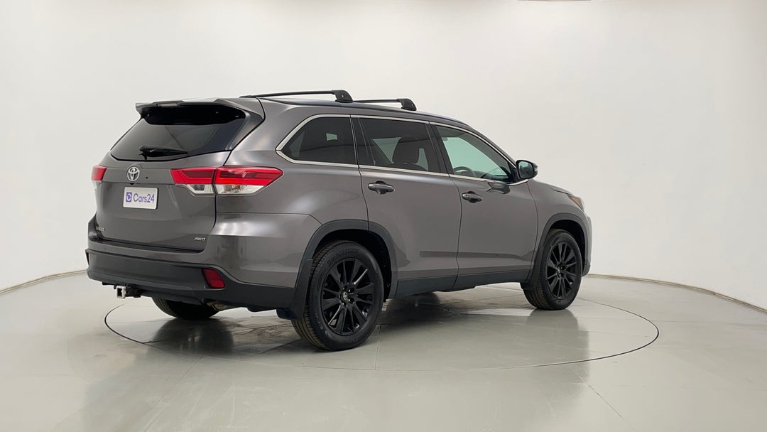 Right Back Diagonal (45- Degree) View