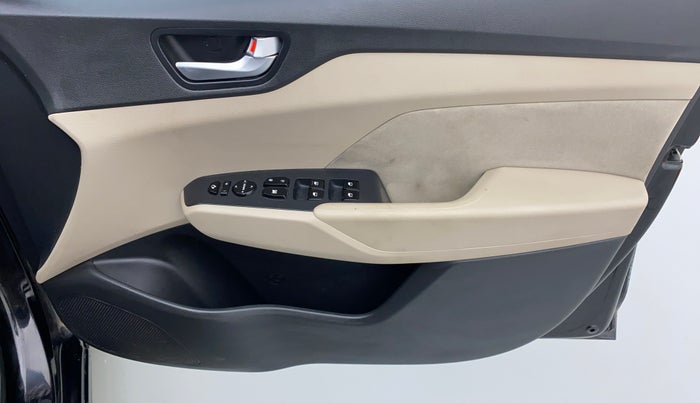 2018 Hyundai Verna 1.6 CRDI SX + AT, Diesel, Automatic, 38,821 km, Driver Side Door Panels Control