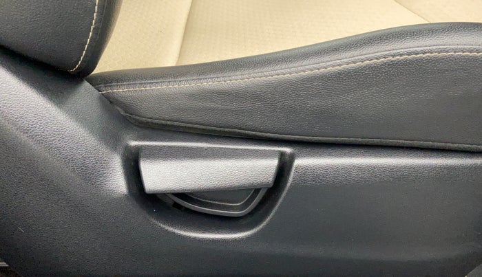 2019 Hyundai NEW SANTRO SPORTZ 1.1, Petrol, Manual, 16,641 km, Driver Side Adjustment Panel