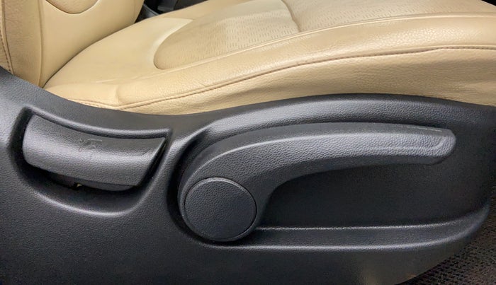 2019 Hyundai Creta 1.6 VTVT SX AUTO, Petrol, Automatic, 44,245 km, Driver Side Adjustment Panel