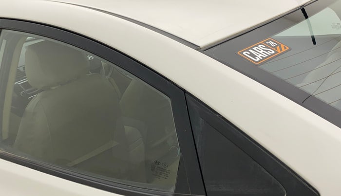 2015 Hyundai Verna FLUIDIC 4S 1.6 VTVT S, Petrol, Manual, 52,816 km, Left C pillar - Minor scratches
