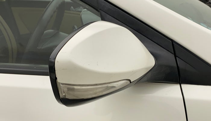 2015 Hyundai Verna FLUIDIC 4S 1.6 VTVT S, Petrol, Manual, 52,816 km, Right rear-view mirror - Indicator light not working