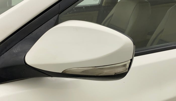 2015 Hyundai Verna FLUIDIC 4S 1.6 VTVT S, Petrol, Manual, 52,816 km, Left rear-view mirror - Indicator light has minor damage
