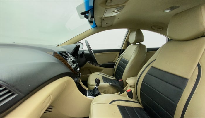 2015 Hyundai Verna FLUIDIC 4S 1.6 VTVT S, Petrol, Manual, 52,816 km, Right Side Front Door Cabin