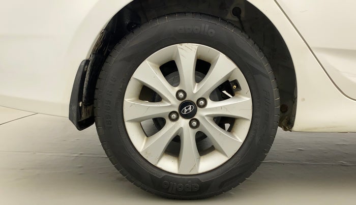 2015 Hyundai Verna FLUIDIC 4S 1.6 VTVT S, Petrol, Manual, 52,816 km, Right Rear Wheel