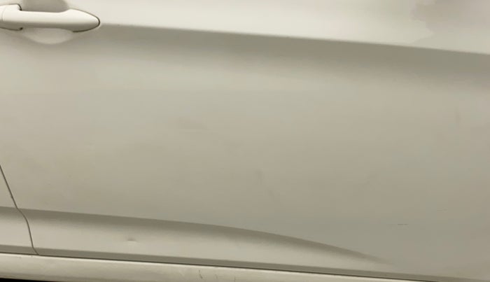 2015 Hyundai Verna FLUIDIC 4S 1.6 VTVT S, Petrol, Manual, 52,816 km, Driver-side door - Minor scratches