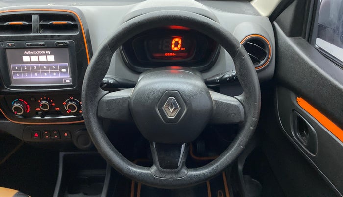 2018 Renault Kwid RXT 1.0, Petrol, Manual, 1,02,862 km, Steering Wheel Close Up