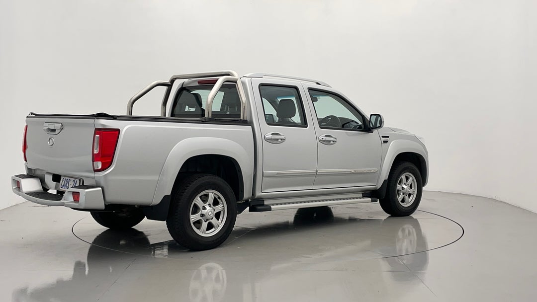 Right Back Diagonal (45- Degree) View