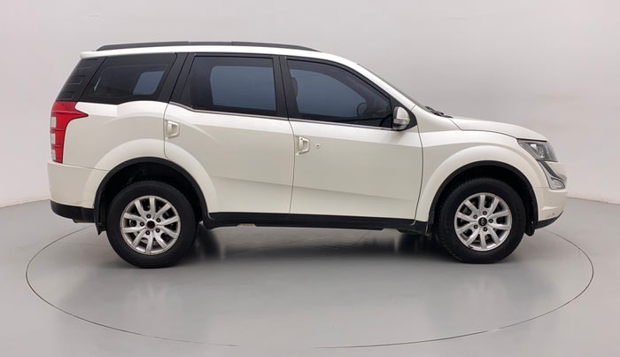 2017 Mahindra XUV500 W10 AWD AT, Diesel, Automatic, 80,700 km, Right Side View