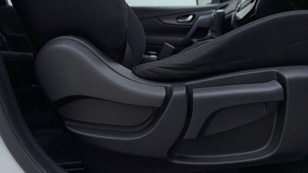 2018 Nissan X-trail Ts (4wd), Automatic, 86551 km, Drivers Side Adjustment Panel