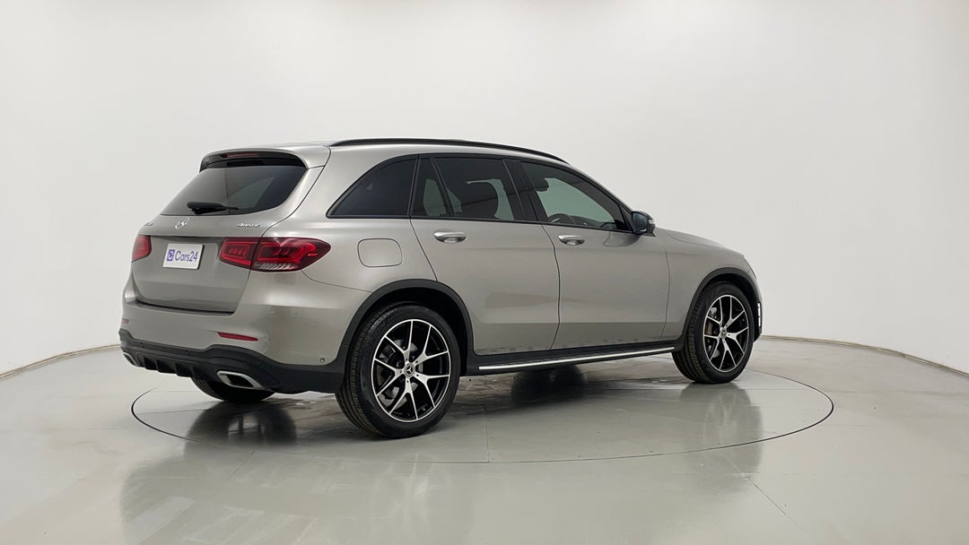 Right Back Diagonal (45- Degree) View