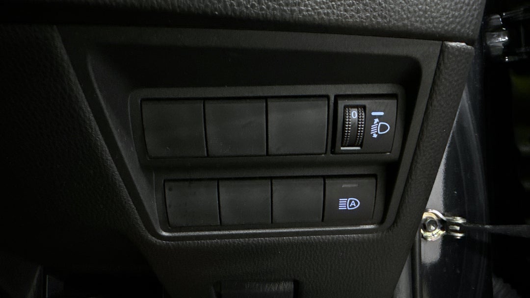 2021 Toyota Yaris Cross Gx Hybrid (AWD), Automatic, 63594 km, Utility Switches/Buttons