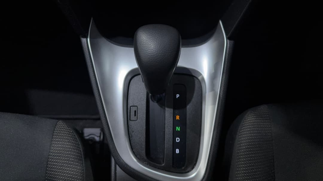 2023 Toyota Yaris Cross Gxl Hybrid, Automatic, 35134 km, Gear Lever 