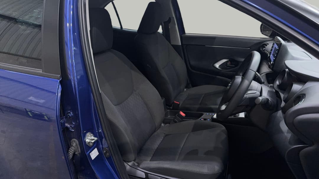 2023 Toyota Yaris Cross Gxl Hybrid, Automatic, 35134 km, Right Side Front Door Cabin View