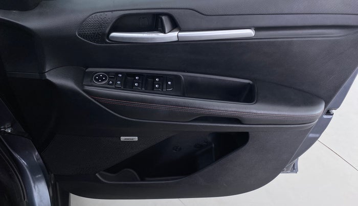 2020 KIA SONET GTX + 1.0 IMT, Petrol, Manual, 30,800 km, Driver Side Door Panels Control