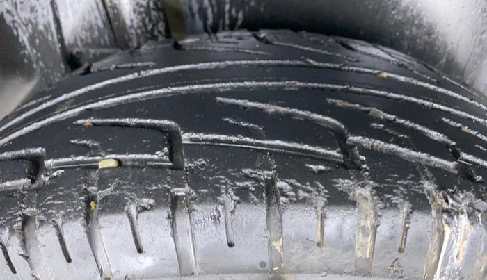 2015 Maruti S Cross SIGMA 1.3, Diesel, Manual, 70,504 km, Right Rear Tyre Tread