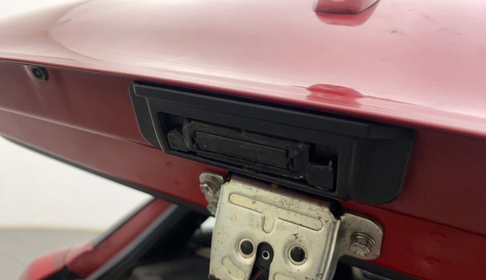 2015 Hyundai Elite i20 SPORTZ 1.2, Petrol, Manual, 65,748 km, Dicky (Boot door) - Handle has minor damage