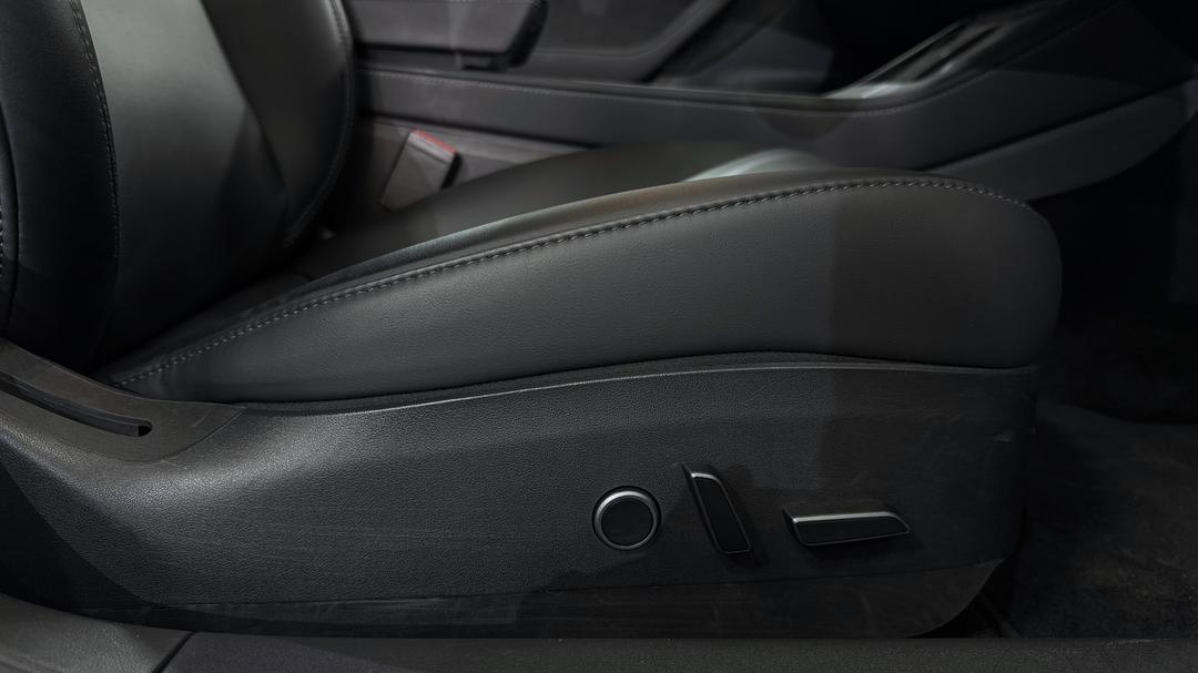 2022 Tesla Model 3 Long Range, Automatic, 23235 km, Drivers Side Adjustment Panel