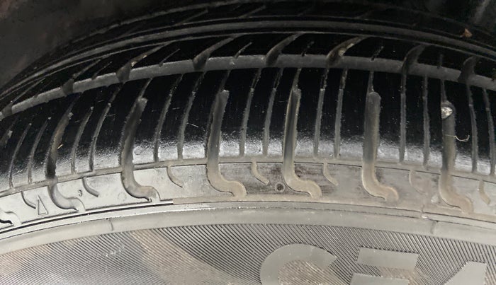 2018 Hyundai Grand i10 magna 1.2 crdi, Diesel, Manual, 65,324 km, Left Rear Tyre Tread