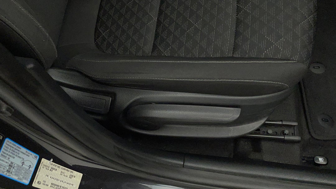2018 Kia Rio S, Automatic, 44900 km, Drivers Side Adjustment Panel