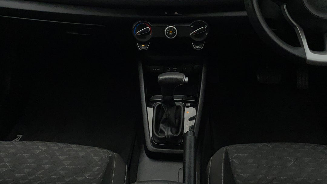 2018 Kia Rio S, Automatic, 44900 km, Gear Lever 