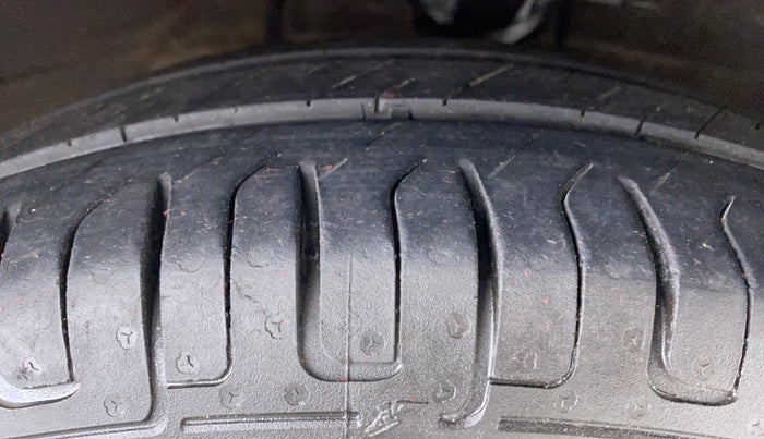 2016 Hyundai i10 MAGNA 1.1 IRDE2, Petrol, Manual, 68,078 km, Right Front Tyre Tread