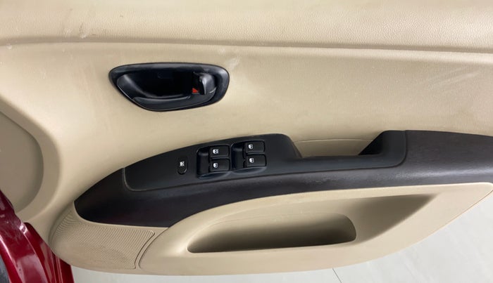 2016 Hyundai i10 MAGNA 1.1 IRDE2, Petrol, Manual, 68,078 km, Driver Side Door Panels Control