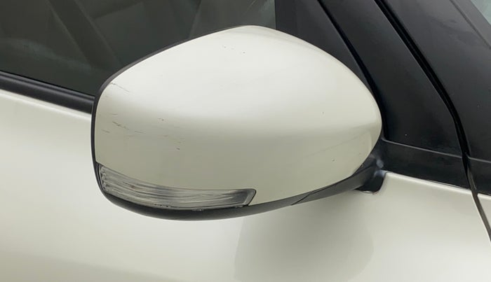 2018 Maruti Swift ZXI, Petrol, Manual, 29,725 km, Right rear-view mirror - Minor scratches