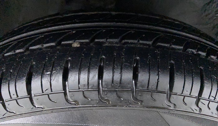 2016 Maruti Alto 800 VXI, Petrol, Manual, 35,454 km, Right Front Tyre Tread