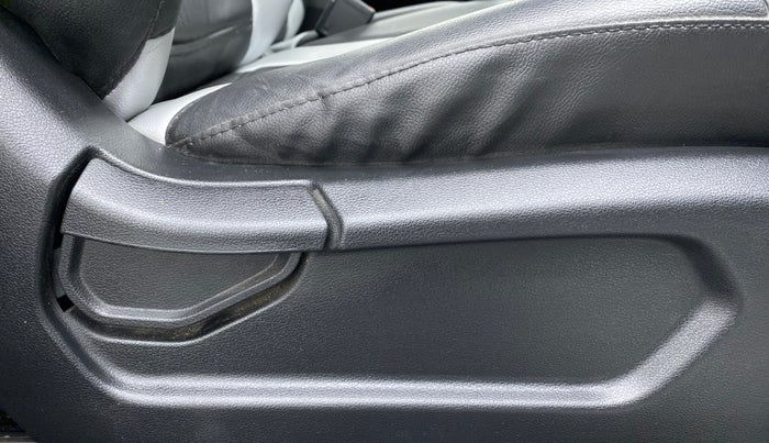 2020 Hyundai VENUE S MT 1.2 KAPPA, Petrol, Manual, 1,862 km, Driver Side Adjustment Panel