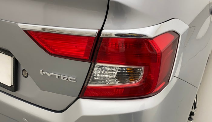 2018 Honda Amaze 1.2L I-VTEC E, Petrol, Manual, 31,422 km, Left tail light - Minor damage