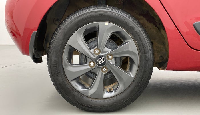 2019 Hyundai Grand i10 SPORTZ DUAL TONE 1.2 VTVT, Petrol, Manual, 10,618 km, Right Rear Wheel