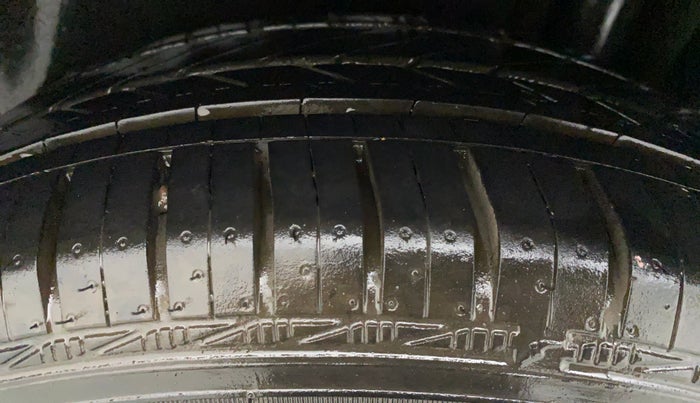 2015 Maruti Ciaz ZXI, Petrol, Manual, 57,489 km, Left Front Tyre Tread