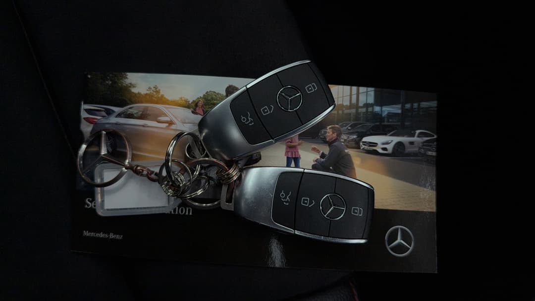 2021 Mercedes-benz Glb 200, Automatic, 52003 km, Key Close-up