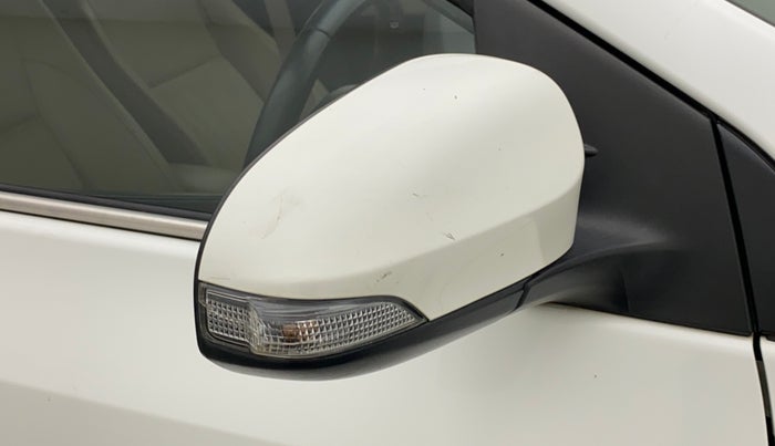 2016 Toyota Corolla Altis VL CVT PETROL, Petrol, Automatic, 91,242 km, Right rear-view mirror - Indicator light has minor damage