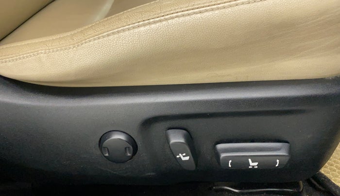2016 Toyota Corolla Altis VL CVT PETROL, Petrol, Automatic, 91,242 km, Driver Side Adjustment Panel