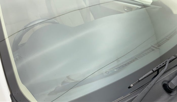 2016 Toyota Corolla Altis VL CVT PETROL, Petrol, Automatic, 91,242 km, Front windshield - Minor spot on windshield