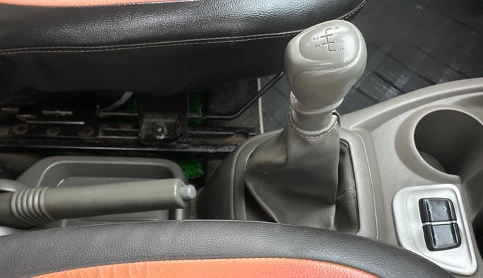 2017 Datsun Redi Go T (O), CNG, Manual, 72,356 km, Gear Lever