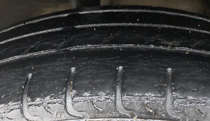 2017 Datsun Redi Go T (O), CNG, Manual, 72,356 km, Right Rear Tyre Tread
