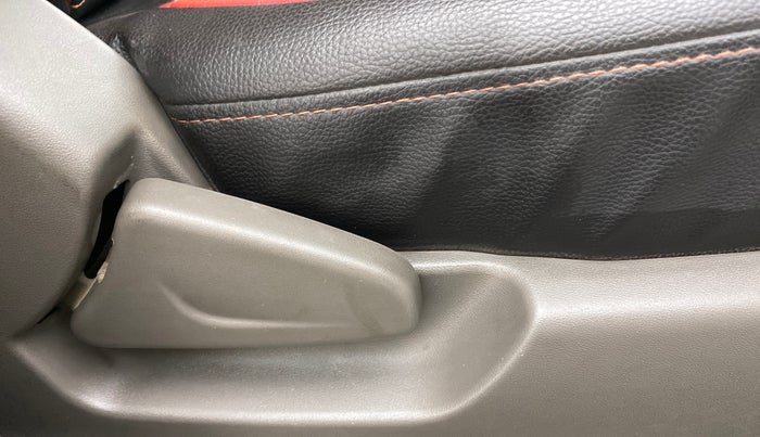 2017 Datsun Redi Go T (O), CNG, Manual, 72,356 km, Driver Side Adjustment Panel