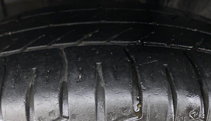 2017 Datsun Redi Go T (O), CNG, Manual, 72,356 km, Left Front Tyre Tread