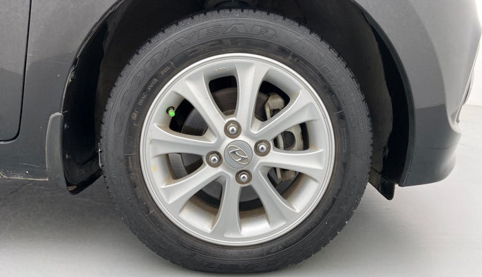 2014 Hyundai Grand i10 ASTA 1.2 AT VTVT, Petrol, Automatic, 24,104 km, Right Front Wheel