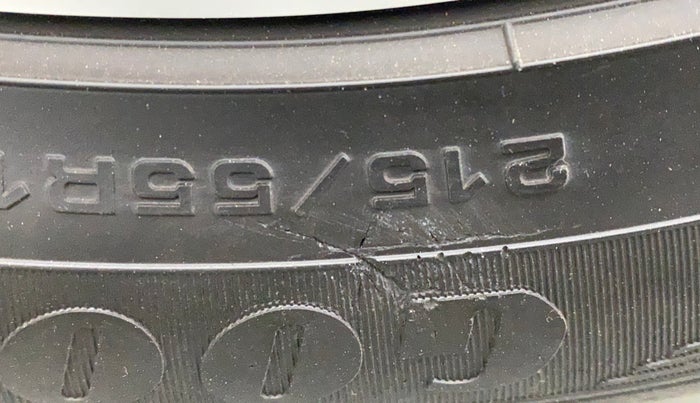 2022 MG HECTOR PLUS SHARP 1.5 PETROL TURBO HYBRID MT 6-STR, Petrol, Manual, 37,636 km, Left front tyre - Minor crack