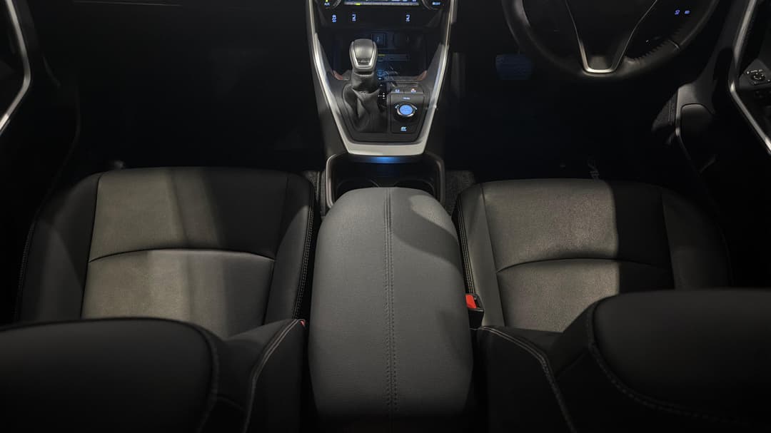 2021 Toyota RAV4 Cruiser (AWD) Hybrid, Automatic, 29675 km, Center Console